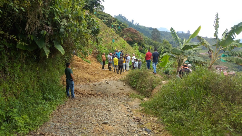 Dos meses lleva sin vía esta comunidad rural. Este fin de semana se realizará el convite. El Municipio aportará maquinaria amarilla.