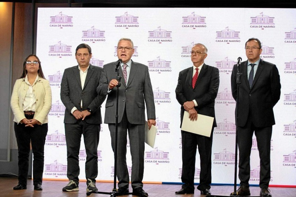 Néstor Osuna, ministro de Justicia (centro), anunció ayer que el Gobierno tomó la decisión de designar siete voceros de paz para acompañar la misión de desescalar la conflictividad social en el país y  promover la reconciliación.