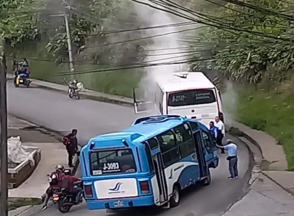 La buseta incendiada. 