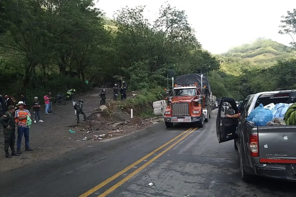 El paso en la vía Manizales-Medellín se habilitó después de 26 horas de bloqueo. 