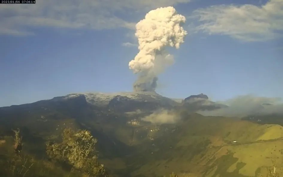 Reportan caída de ceniza del Ruiz en Manzanares (Caldas)