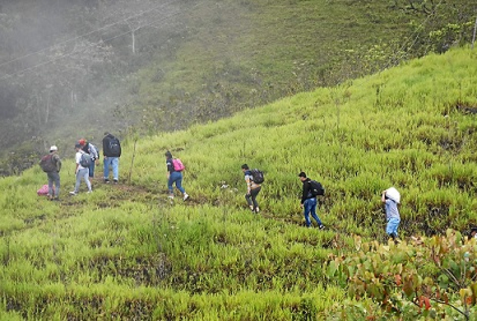 Foto | EFE | LA PATRIA  Los habitantes de Nariño esperan soluciones prontas al cierre de la Panamericana, única arteria vial que conecta al sur con el centro del país.