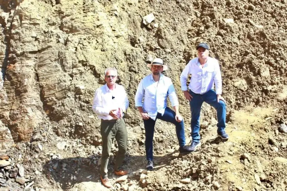 El gobernador de Caldas, Luis Carlos Velásquez, y el alcalde de Manzanares, Gerardo Osorio, visitaron la zona de Buenavista.