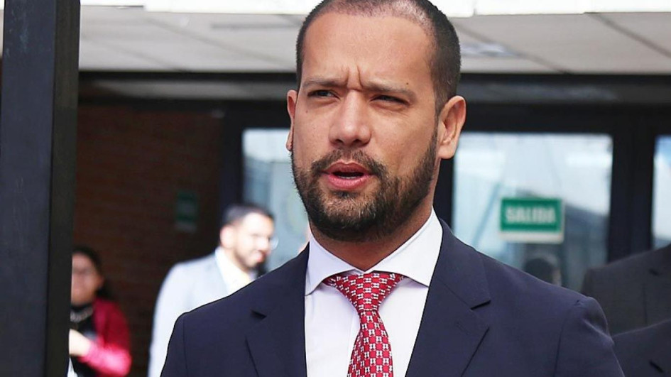 El abogado valduparense representó al expresidente y exsenador Álvaro Uribe Vélez en el proceso en el cual se lo investigó por los delitos de fraude procesal, soborno y asesinatos extrajudiciales.