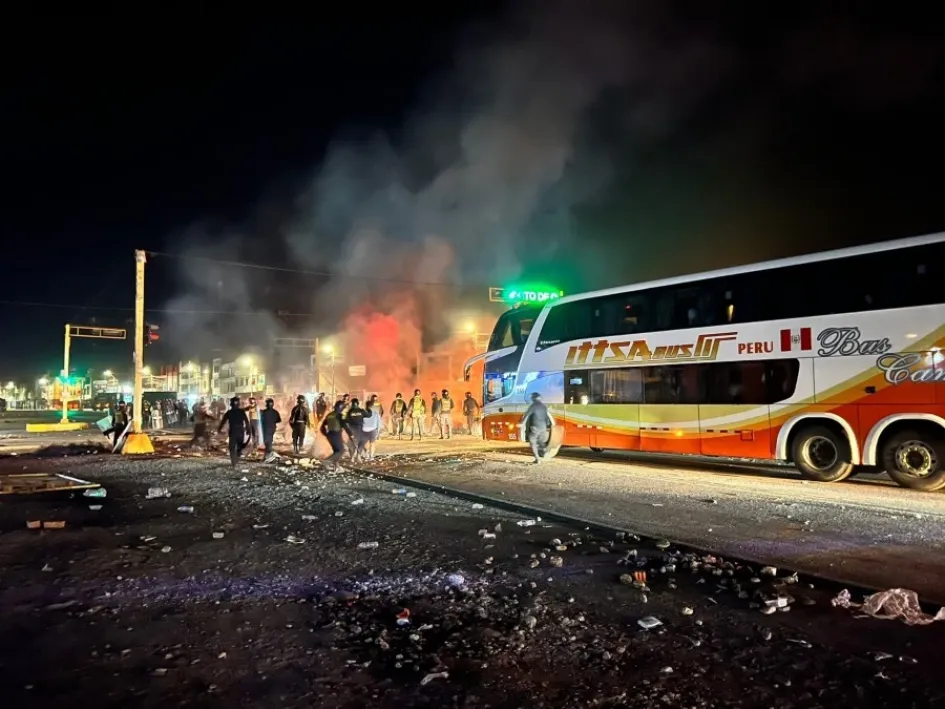 La Policía de Perú desbloqueó la carretera a la altura de San José y Chao, en la provincia de Virú.