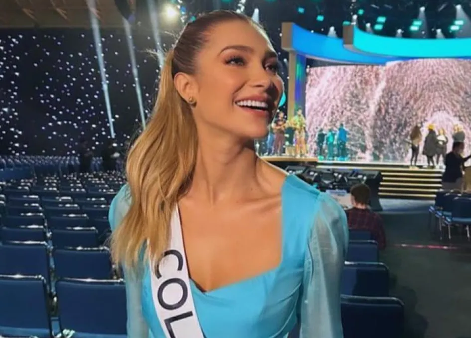 María Fernanda Aristizábal Urrea, de Colombia, ingresa entre las 16 semifinalistas de la edición 71 de Miss Universo. Fue la última en ser llamada.