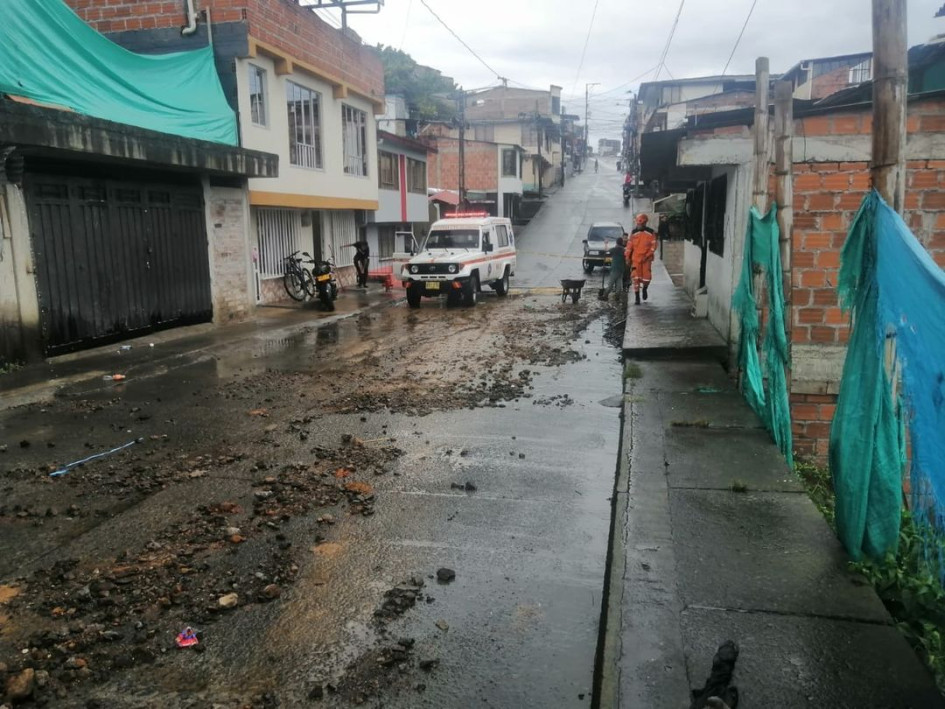 Diferentes barrios y vías del municipio del occidente caldense sufrieron inundaciones.