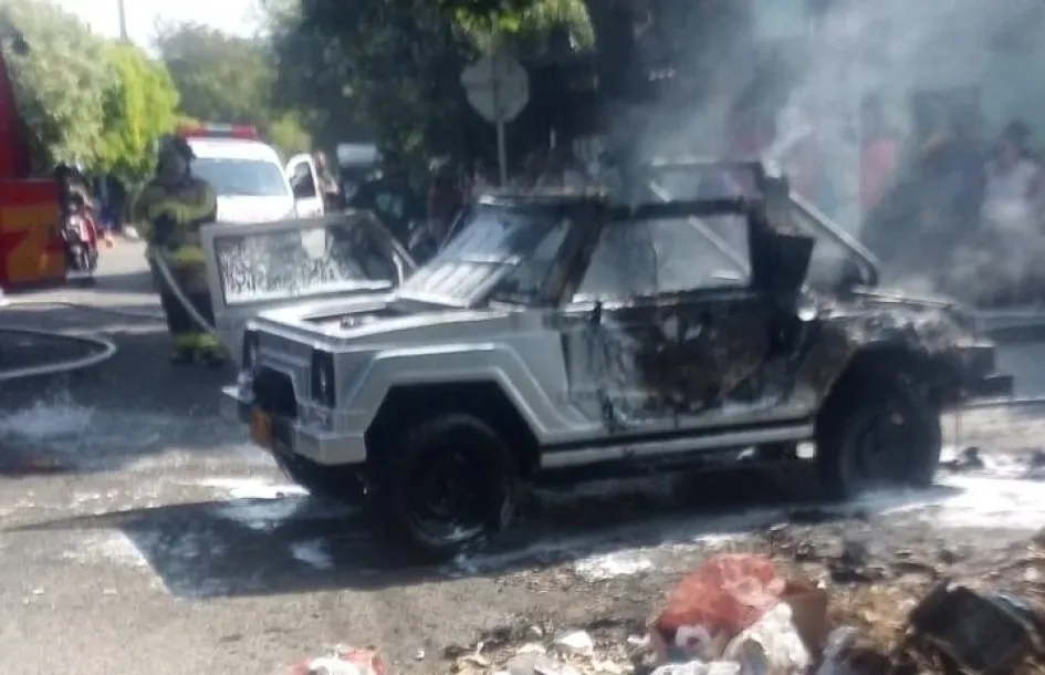 Un carro se quemó en La Dorada