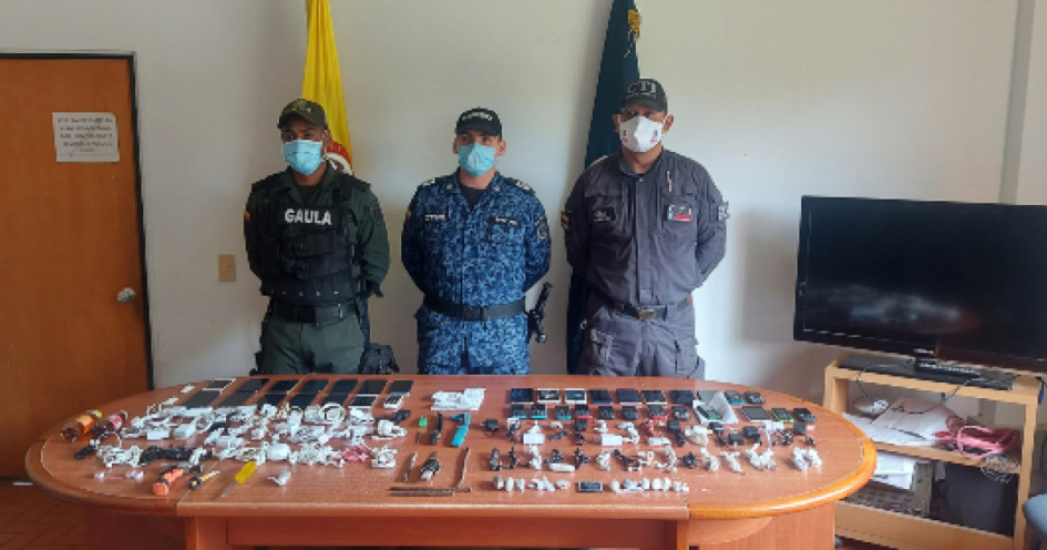 Operativos en Doña Juana han llevado a las autoridades a incautar estupefacientes y celulares.