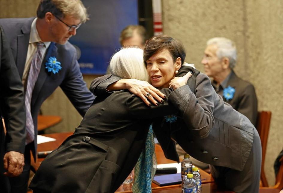 Foto | EFE | LA PATRIA Bertha Lucía Fries representa a las víctimas del atentado al Club El Nogal.