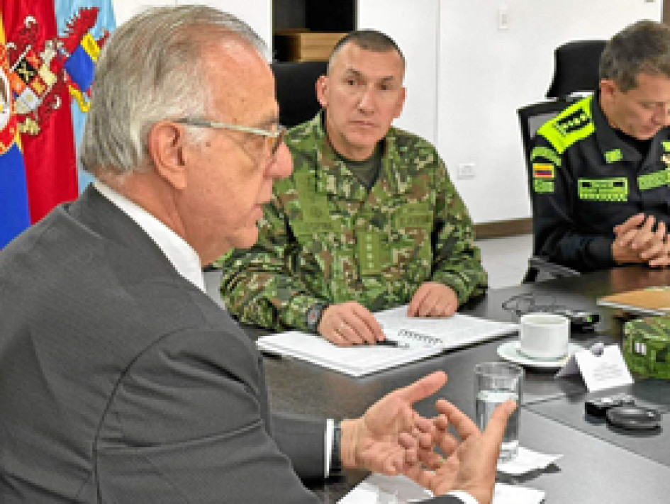 Iván Velásquez, ministro de Defensa, aclara que se evitarán las confrontaciones, pero seguirá el control territorial por parte del Ejército.