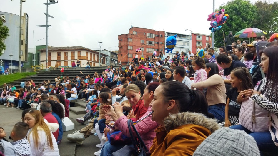 Buena parte de la silletería del teatrino del parque Ernesto Gutiérrez, de Manizales, se llenó para ver a La Granja de Zenón.
