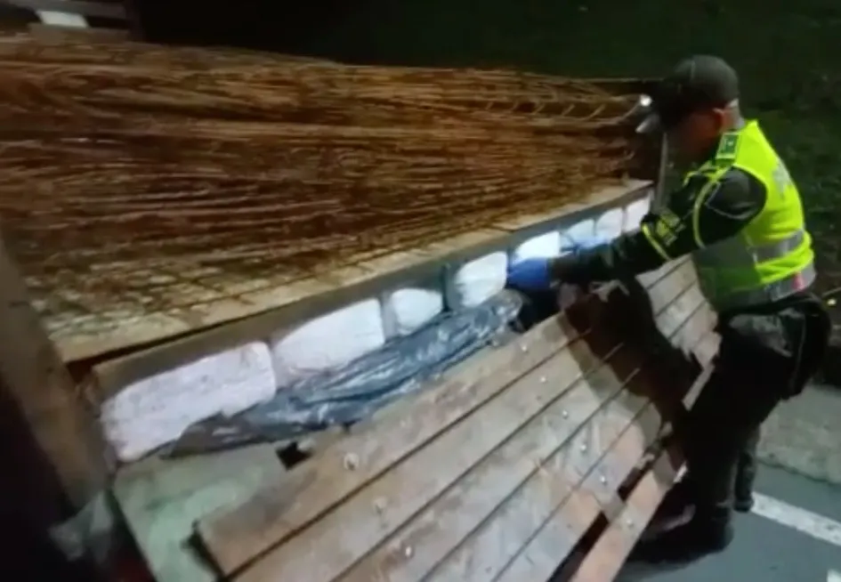 Autoridades incautaron 500 kilos de marihuana en un camión en la vía Pereira-Manizales