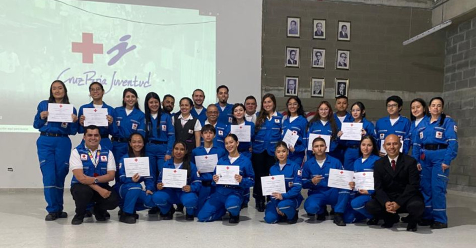 Los voluntarios recibieron un reconocimiento por su labor.