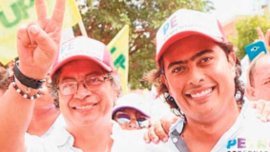 En la foto, Nicolás Petro (derecha), junto a su padre, el presidente de Colombia, Gustavo Petro.