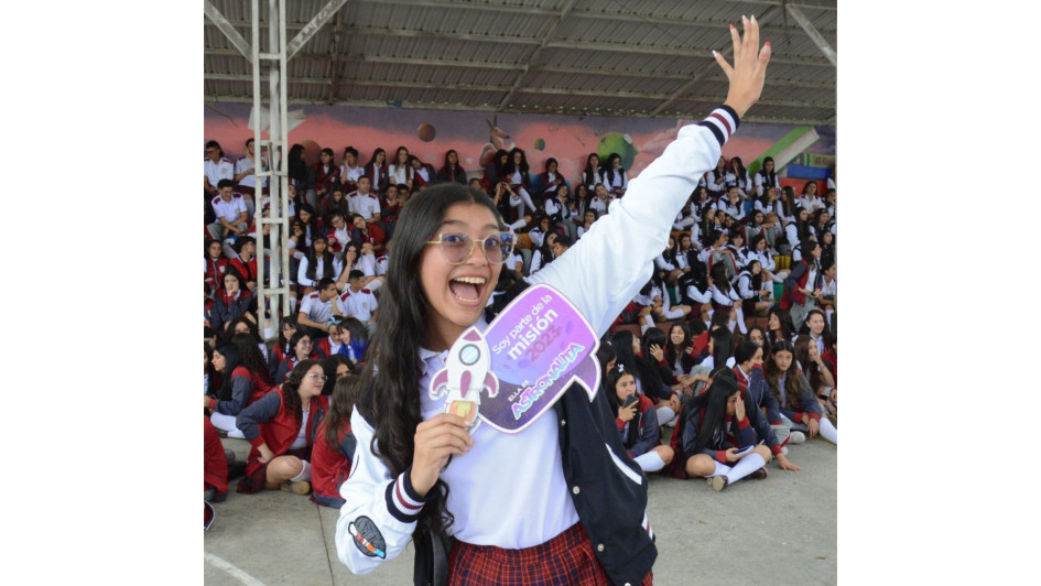 Alba Sofía Vargas Romero es la estudiante de la Institución Educativa Santa Luisa de Marillac que va a la NASA.