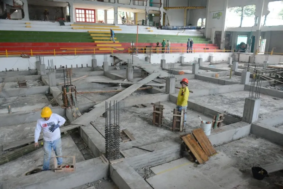 Obras en el Coliseo Menor de Manizales. 