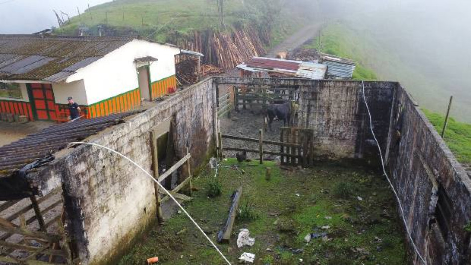 Puerto Buñuelo es un paraje en el camino de Pensilvania a los corregimientos de Arboleda o de Pueblo Nuevo, en el oriente de Caldas, en el límite con Antioquia.