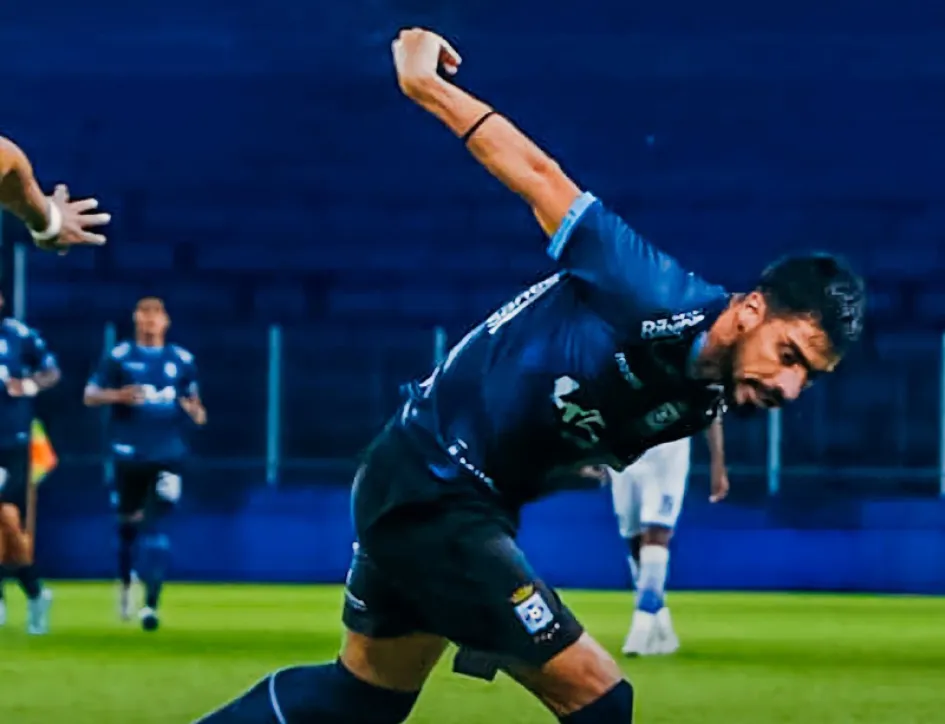 Final del 3er tiempo. Así escribió en su cuenta de Twitter el Blooming tras finalizar el partido.