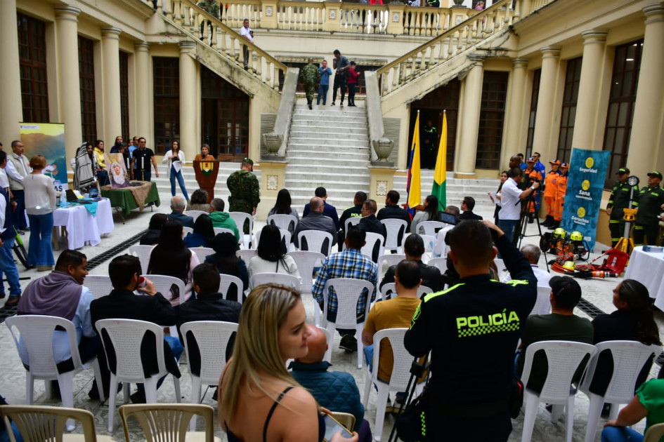 La presentación de este plan se realizó en la plazoleta de la Gobernación de Caldas.
