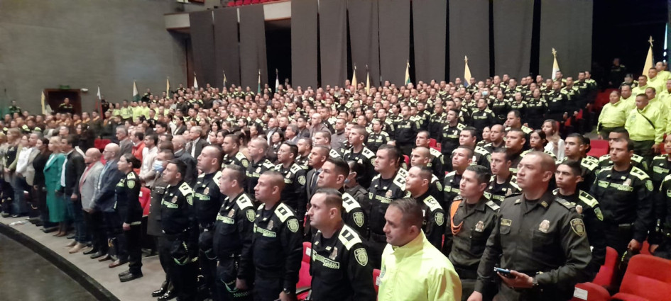 La Policía y la Gobernación de Caldas, junto a varios alcaldes del departamento, presentaron el plan Arcángel San Miguel en el Teatro Los Fundadores, de Manizales.