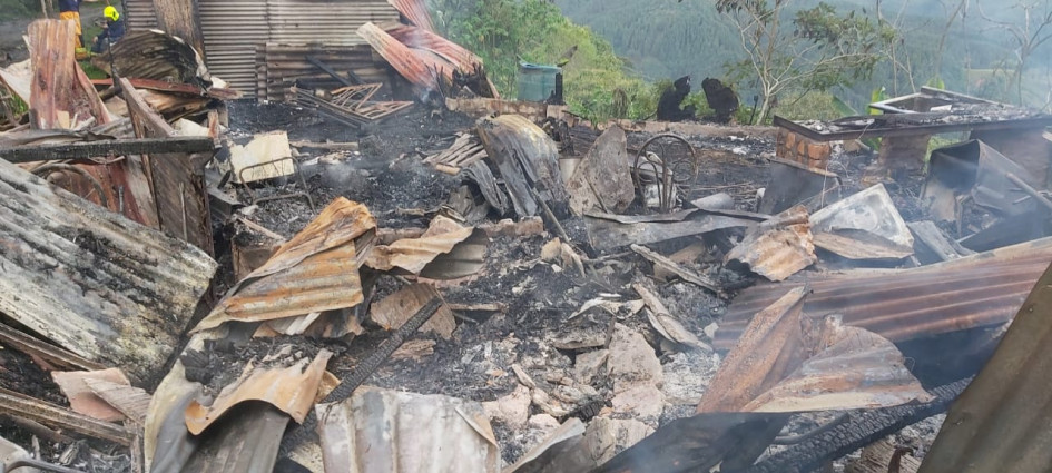 Así quedaron las casas tras la conflagración iniciada sobre las 4:00 p.m. de este jueves.
