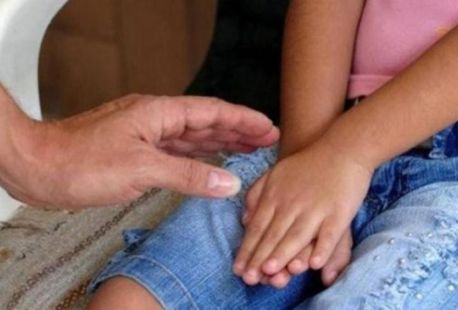 No se da nombre completo del sentenciado para evitar revictimizar a la menor afectada.