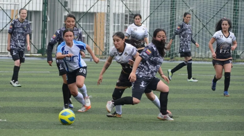 El triunfo 3-0 de la Enea Fútbol Club sobre Serna Fútbol Club en el inicio de la Copa LA PATRIA Q'Hubo de Fútbol Femenino.