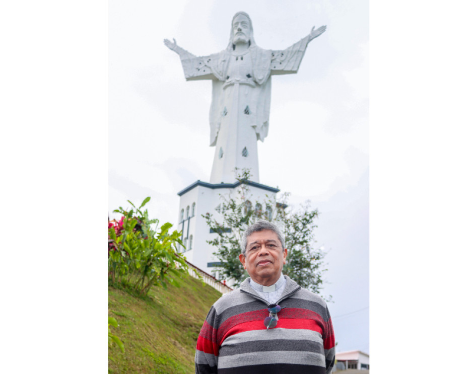Salvando a quien los salvó: los padres del Monumento a Cristo Rey en Belalcázar
