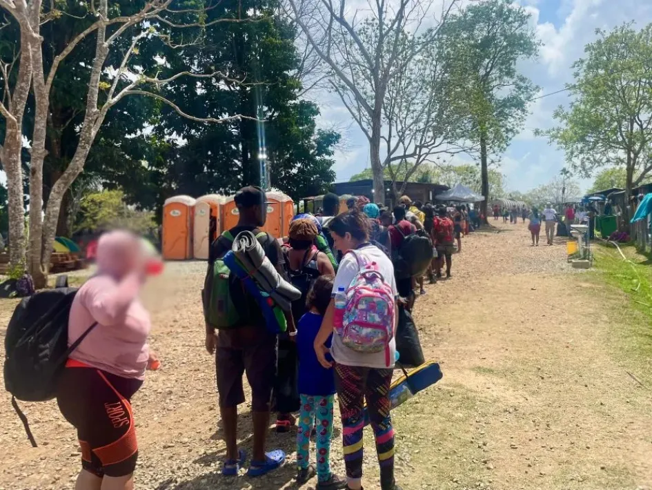 Por nacionalidad, entre los migrantes que han cruzado el Darién este año predominan los de Venezuela con un total al 31 de marzo de 30.250, seguidos de Haití con 23.640