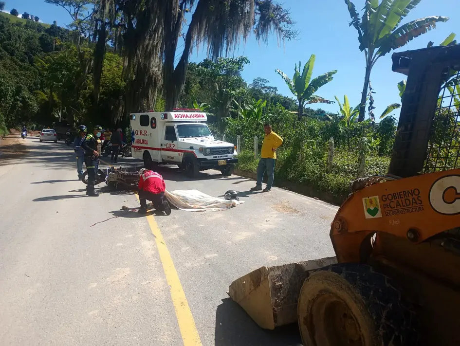 Sitio del accidente en la vía Manizales-Neira. 
