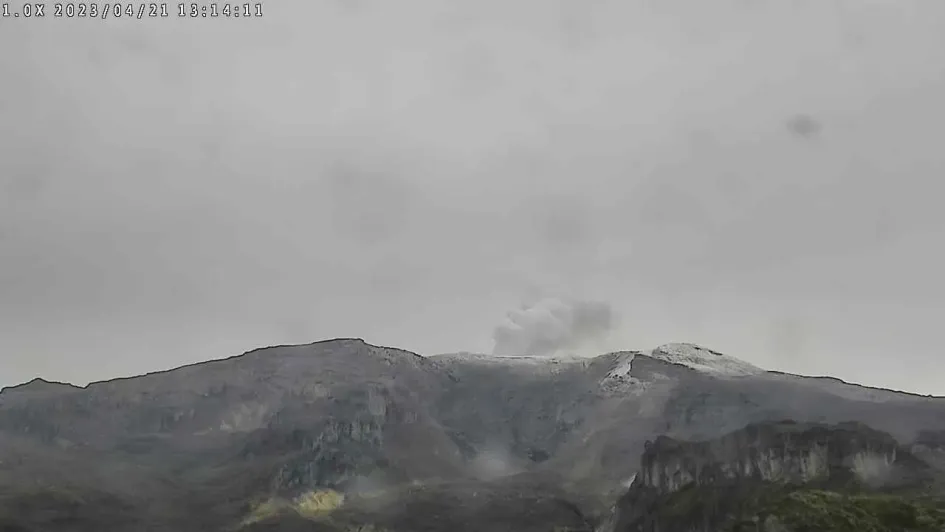 Así se ve el volcán Nevado del Ruiz este viernes desde la cámara que el SGC tiene ubicada en el sector del cerro Piraña y río Azufrado.