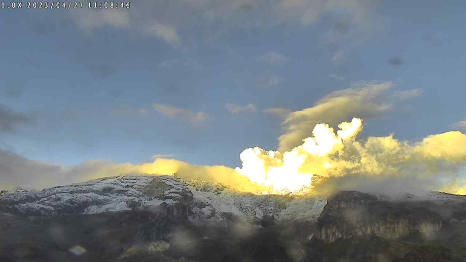 El volcán Nevado del Ruiz este jueves. 