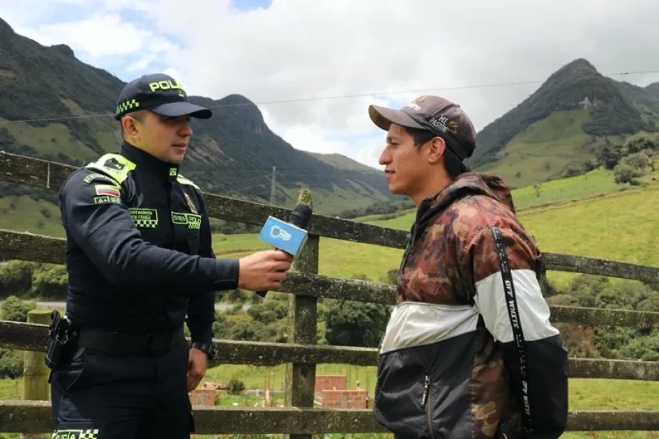La Policía Nacional visita las zonas aledañas del volcán Nevado del Ruiz.