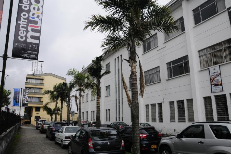 Los parqueaderos del Campus Palogrande estuvieron bloqueados ante las exigencias de los estudiantes de la Universidad de Caldas. 