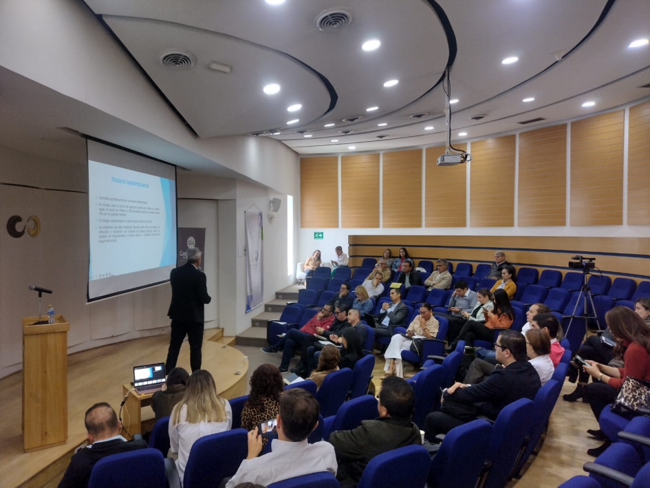 Ayer en la Cámara de Comercio de Manizales se adelantó un espacio para discutir sobre la reforma laboral.
