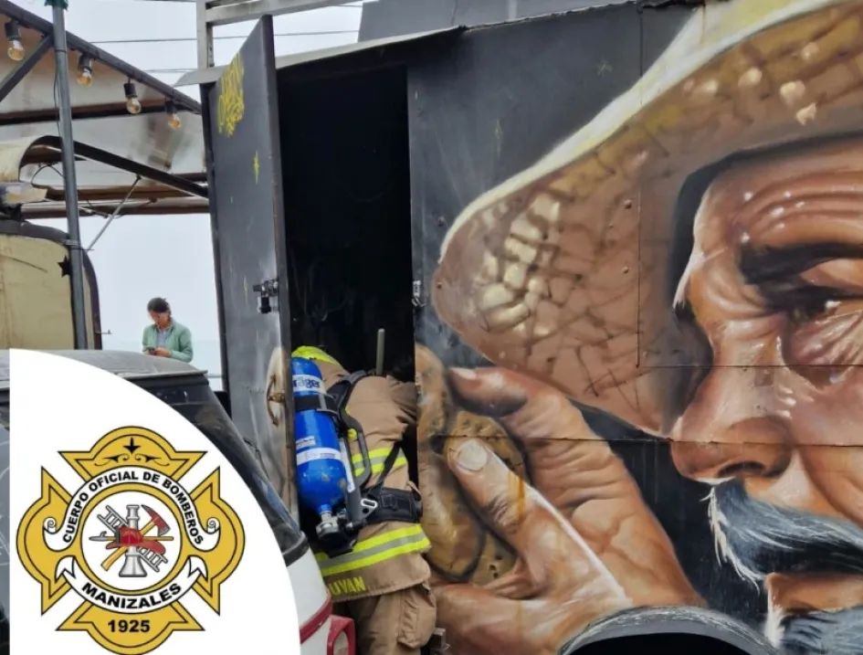 Este es el local en el que se presentó el conato de incendio en los remolques de comida, a un costado del Monumento a los Colonizadores, en Chipre.