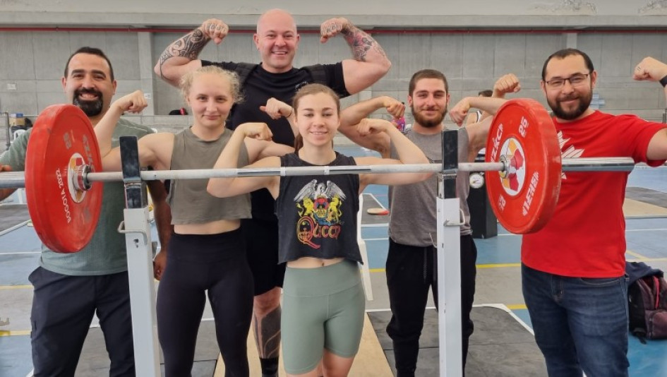 Parte del equipo canadiense que llegó a la ciudad para participar en el Panamericano Sub-20 de este deporte.