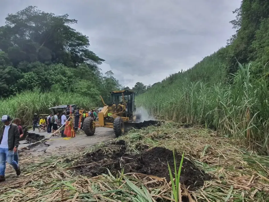 Habilitan paso en la vía Supía-El Palo, sector de Palmasola
