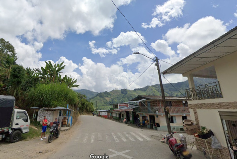 En este sector que comunica con Marquetalia y Manzanares ocurrió el asalto.