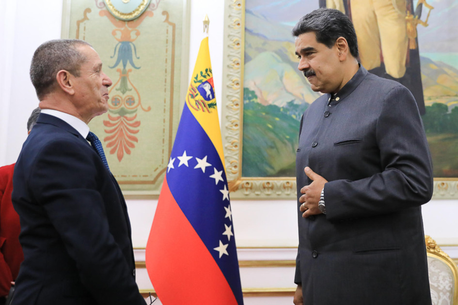 El presidente venezolano, Nicolás Maduro (derecha), se reunió esta semana con el Gobierno de Argelia, en lo que ha sido en los últimos meses una reapertura al diálogo internacional del país bolivariano.