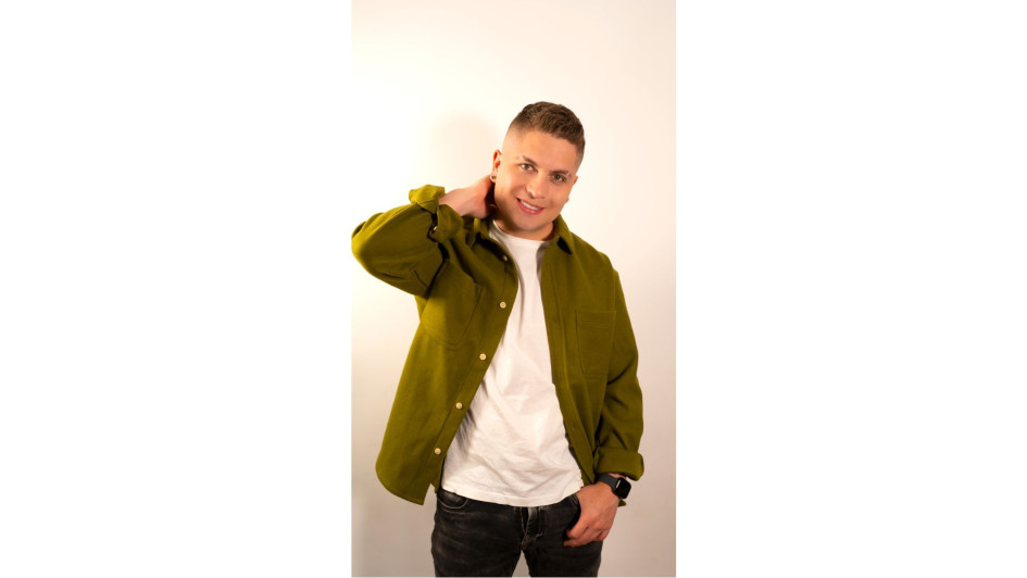 Bryan Muñoz, artista de música popular oriundo de Samaná (Caldas).