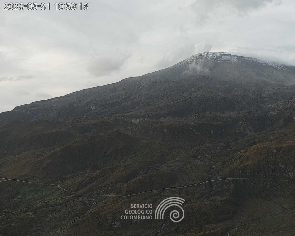 Así lucía el volcán Nevado del Ruiz en la mañana de este primero de junio del 2023 desde el cerro Gualí.