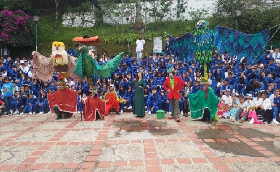 La Casa de la Cultura participó con un cuento y una interpretación musical de Sergio Gómez, con su guitarra.