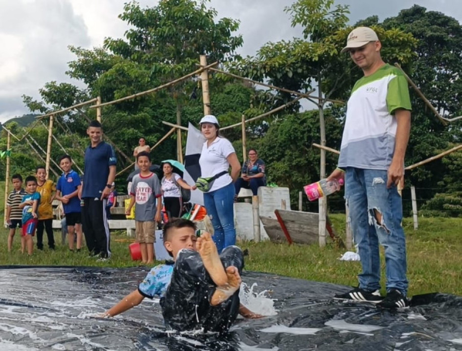 Paseos, caminatas, deportes, entre otras actividades, han formado parte de las vacaciones recreativas en municipios de Caldas. En Neira incluyó pista enjabonada.