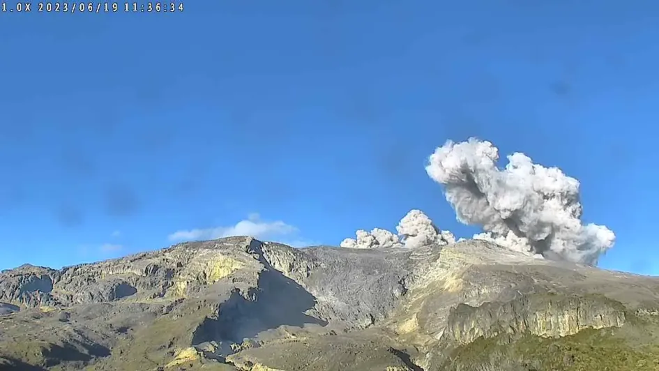 El volcán Nevado del Ruiz ayer, 19 de junio, visto desde el sector del cañón del río Azufrado.