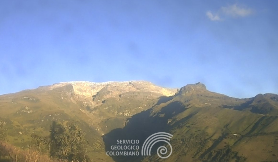 Estado del volcán Nevado del Ruiz en la mañana de este 13 de junio desde el sector de Pitayó y el río Lagunilla.