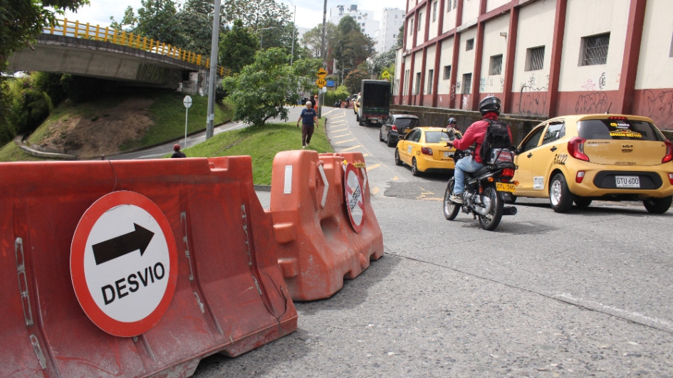 El descenso de la Universidad Autónoma hacia el sector de Los Cedros solamente está habilitado para los residentes del barrio Castilla.