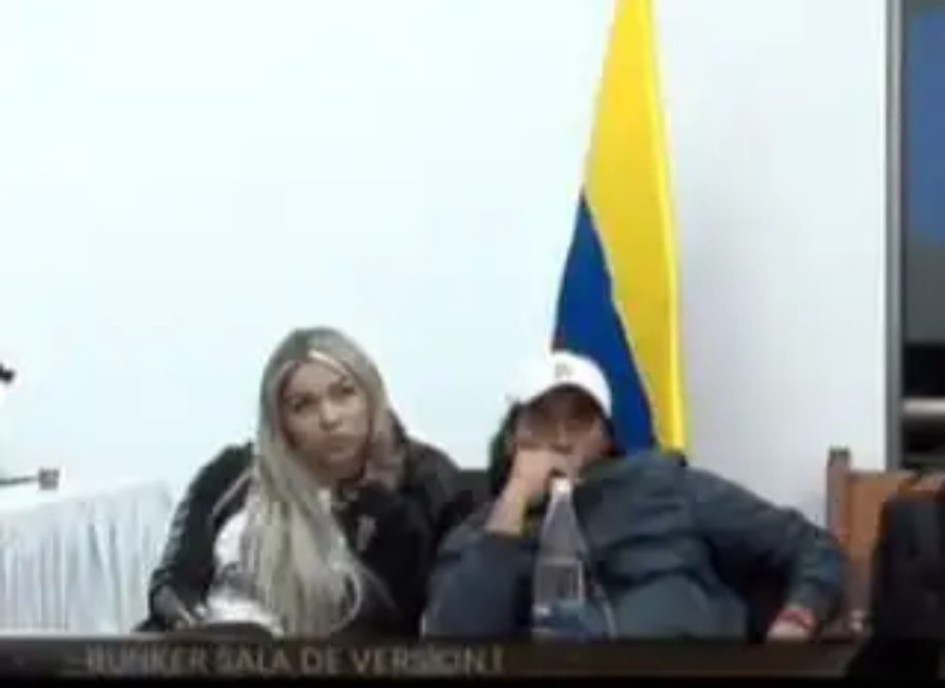 Daysuris Vásquez y Nicolás Petro ayer en el búnker de la Fiscalía durante la audiencia que se suspendió.