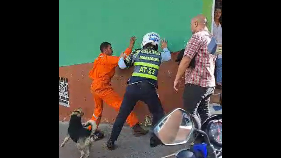 Un video circuló por redes sociales mostrando el ataque, ocurrido sobre las 4:00 p.m.